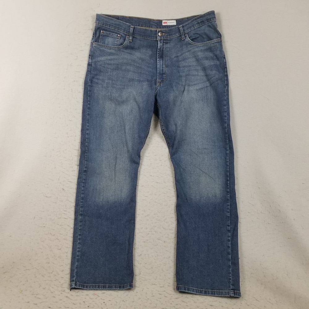 Wrangler Jeans Mens 38x32 Blue Relaxed Bootcut Denim Pants Medium Wash Classic